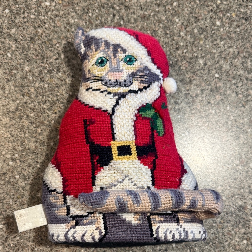 Vintage centrum 1985 needlepoint santa cat